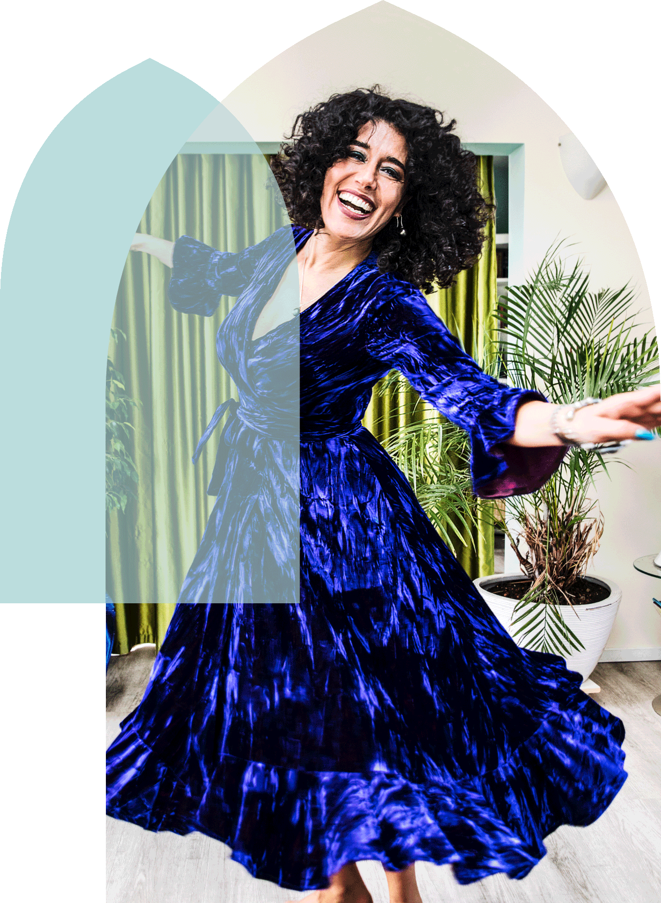 Kaouthar Darmoni dancing home