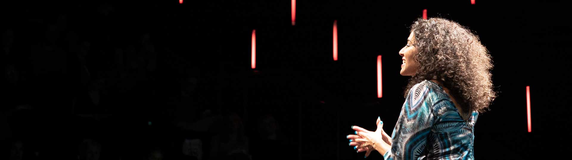 Kaouthar Darmoni on stage