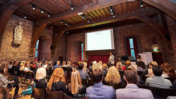 Kaouthar Darmoni workshop at Nyenrode